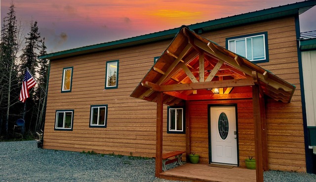 Valley View Retreat - Spacious, beautiful home near river - perfect for families