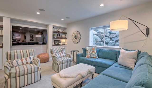 Vibrant Chic Home ~ 20 Mi to Salt Lake City!