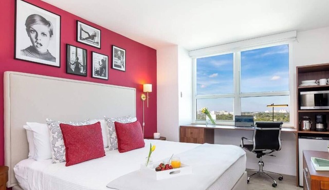 Vibrant Studio | Workspace | City Views in Miami