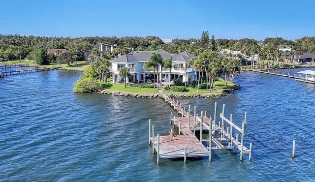 Viera Riverfront Island Retreat 8bd/6ba Water Views EVERY Room Pool/Spa 16+ppl
