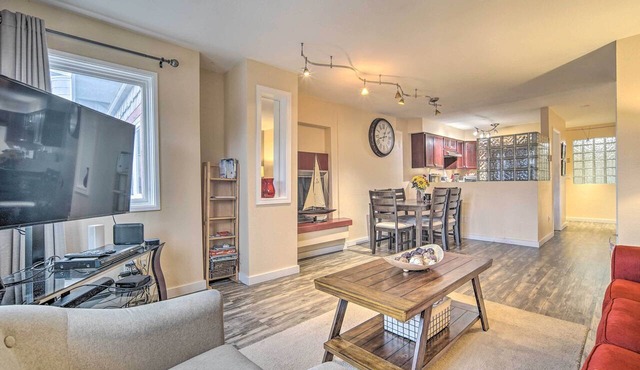 Walk to Downtown & Coast Trail: Condo in Anchorage