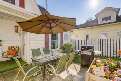 Walkable Group Getaway w/Bikes in West Liberty!