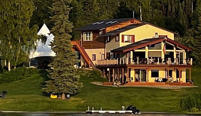 Waterfront 2-bedroom suite with WiFi in Soldotna