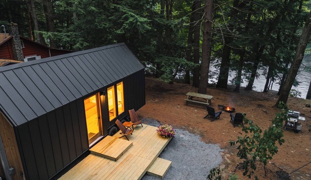 Waterfront Acorn Cabin near Saratoga, Lake George