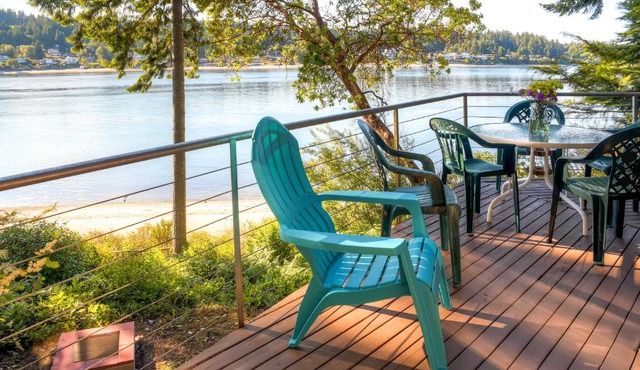 Waterfront Bainbridge Island Home: Stunning Views! in Agate Point