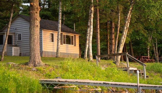 Webb Lake, Hackensack, Northern MN - 3 Bedroom, Sleeps 6 - Cabin #1 Blue Water in Hackensack