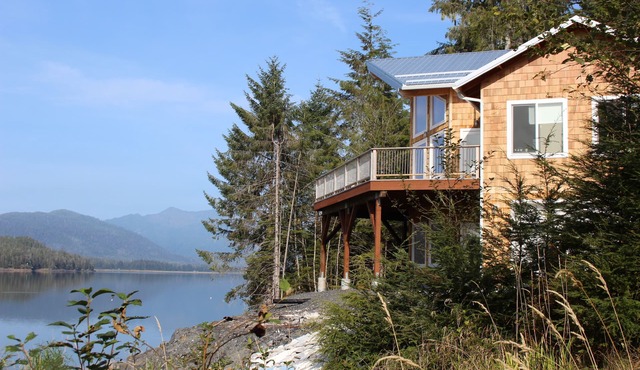 Wrangell Narrows Seaside Getaway with Hot Tub