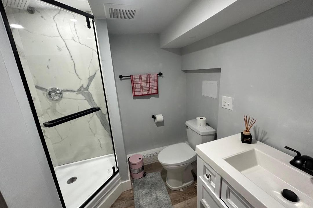 Nashua House | New, Modern, Spacious Guest Suite in Nashua!