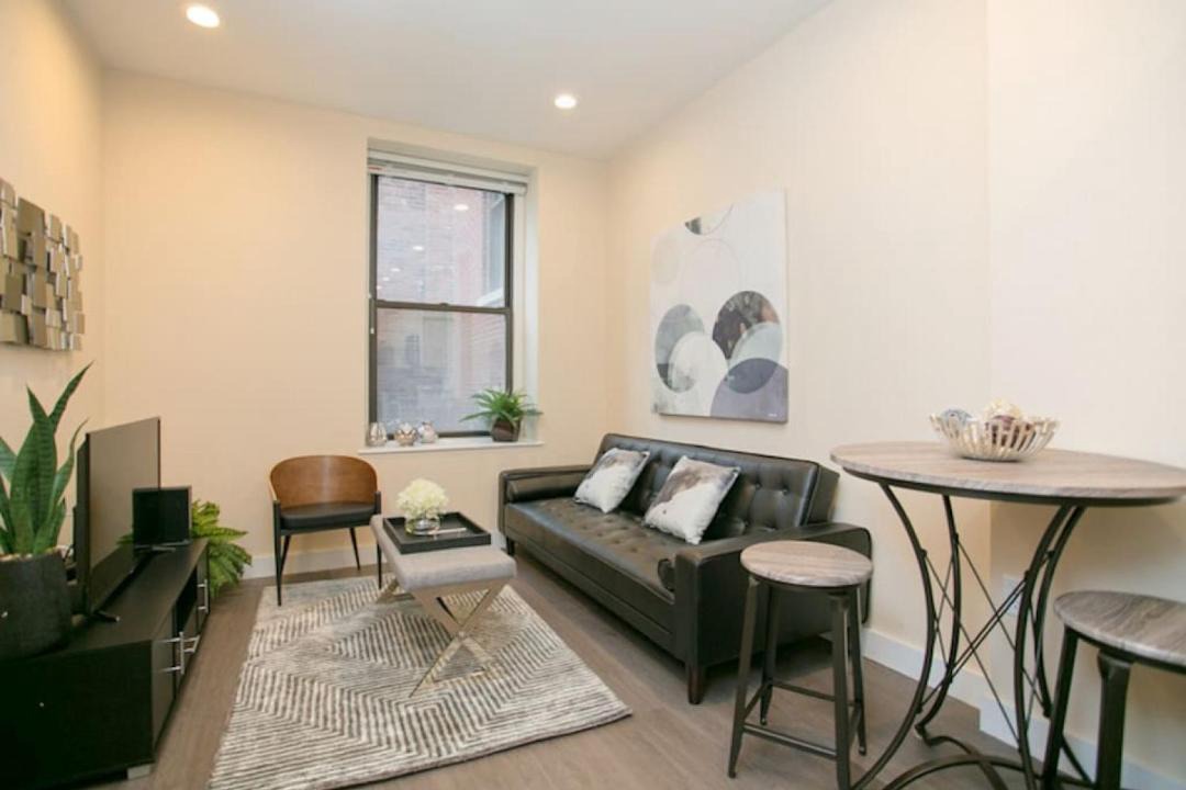 Downtown Boston Apartment | Newly Designed Loft - Fast Wifi - Pet Friendly