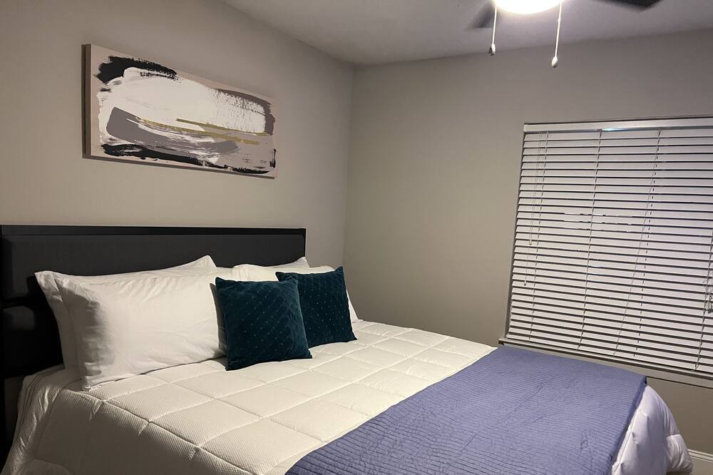 Photo of Bedroom in Piedmont Heights