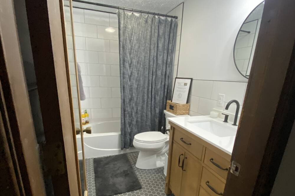 Photo of Bathroom in Huffman - O' Malley