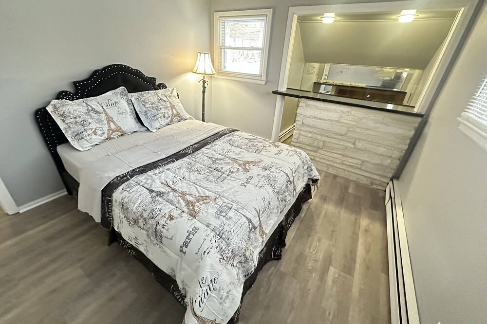 Photo of Bedroom in Newtonville