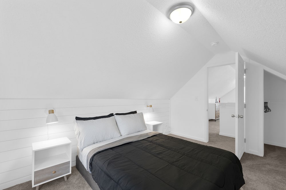 Photo of Bedroom in Buckeye Lake