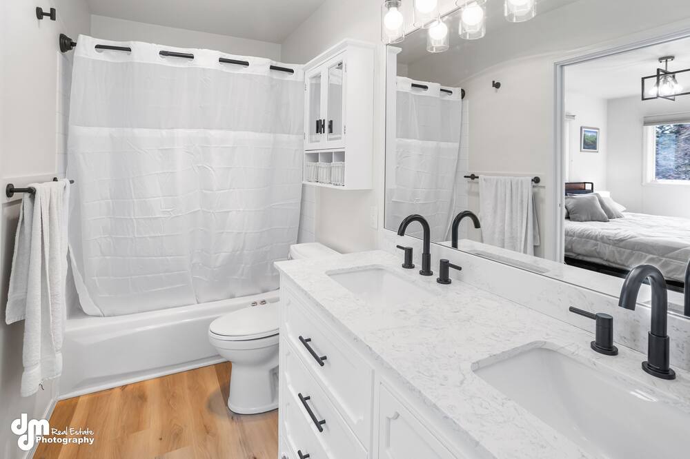 Photo of Bathroom in Mid-Hillside