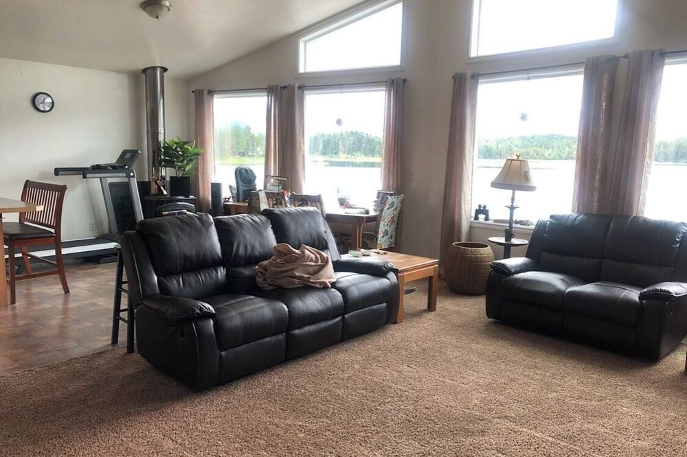 Photo of Livingroom in Klawock