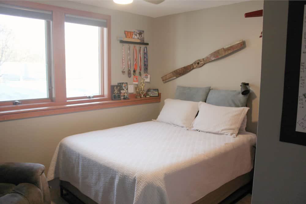 Photo of Bedroom in Culver