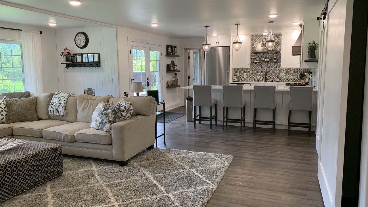 Photo of Livingroom in West Juneau