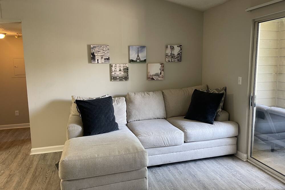 Photo of Livingroom in Loring Heights