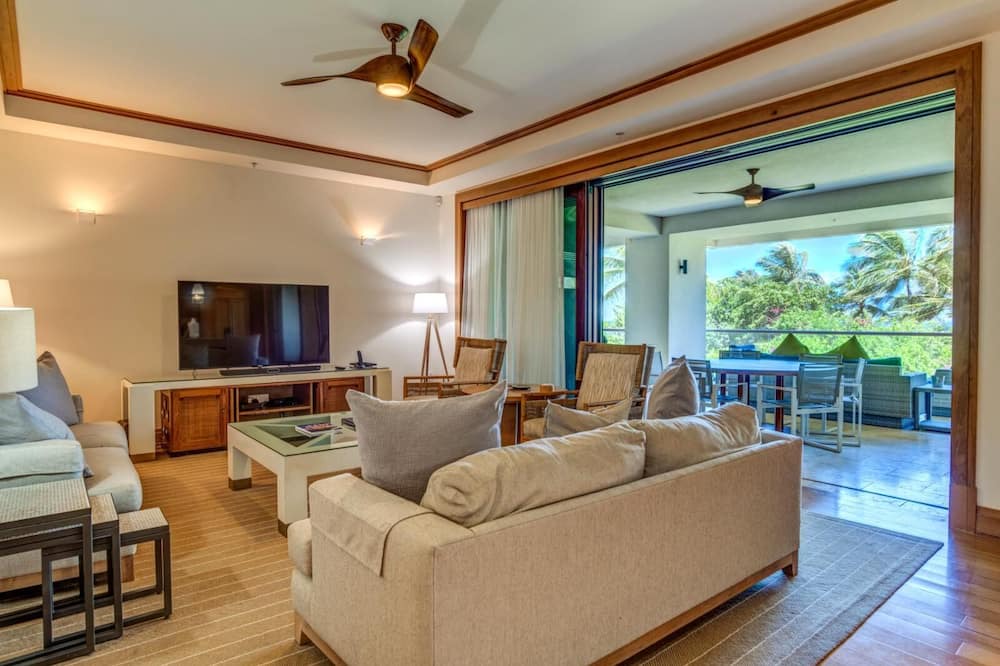 Photo of Livingroom in Montage Kapalua Bay