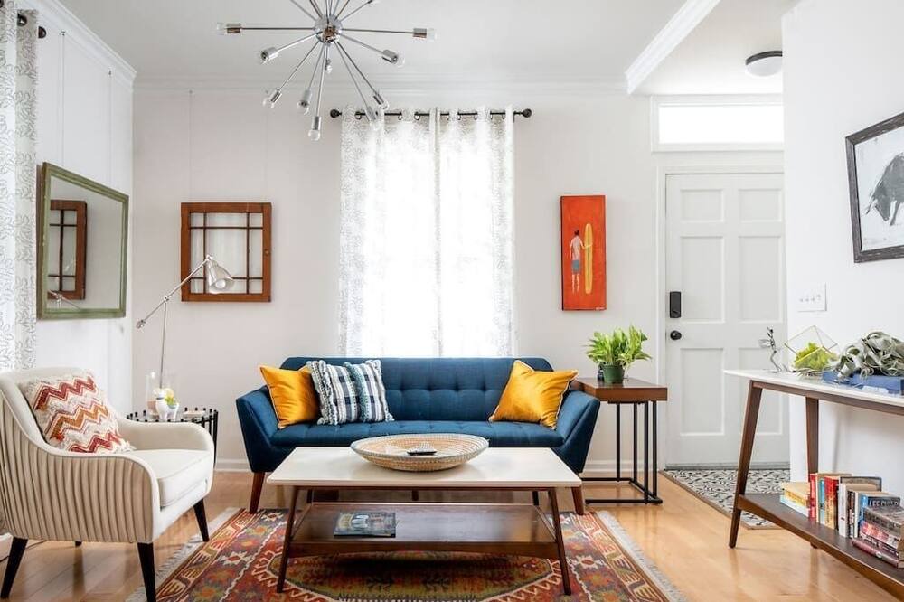 Photo of Livingroom in Cabbagetown