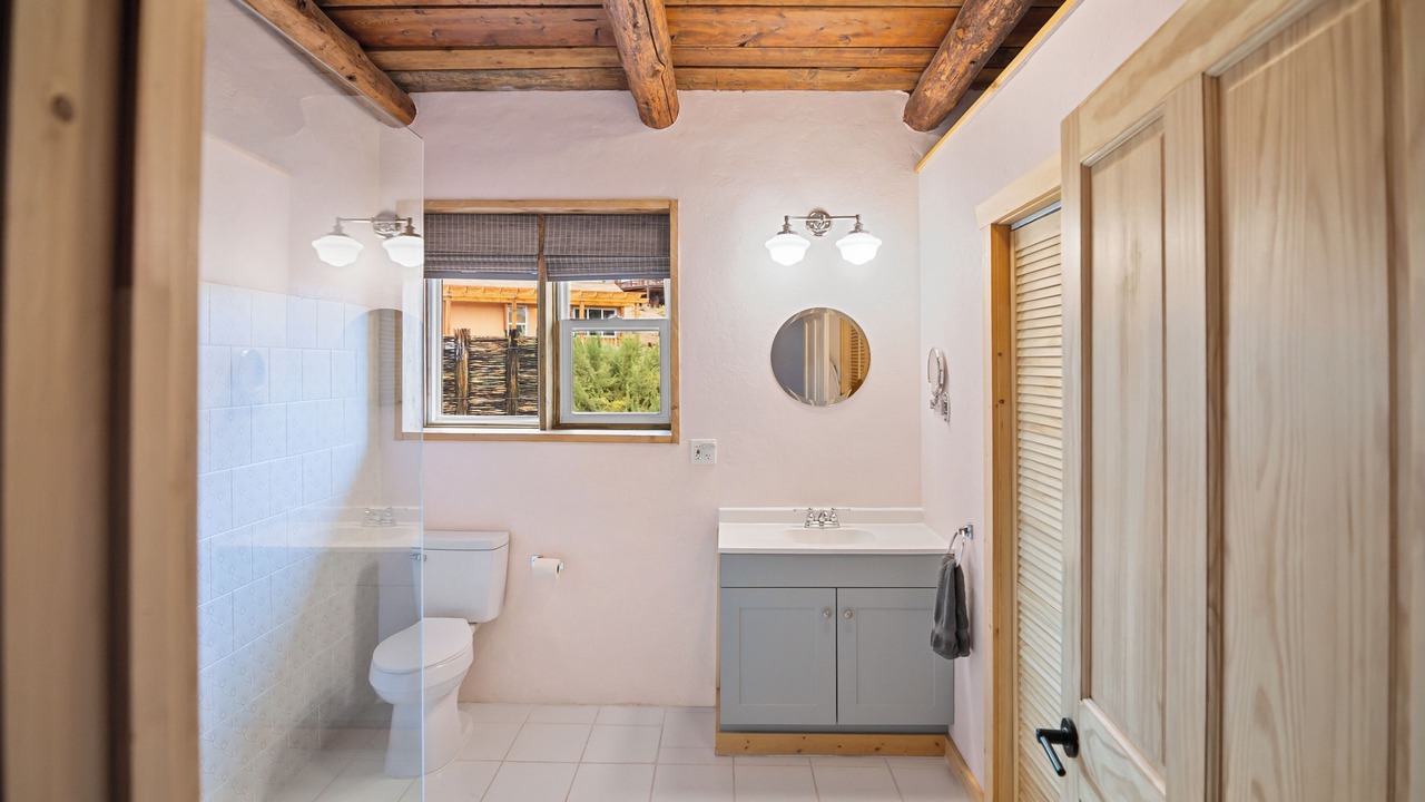 Photo of Bathroom in Bluff