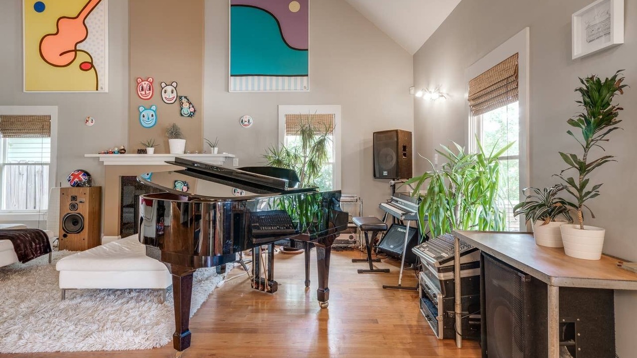 Photo of Livingroom in Cabbagetown