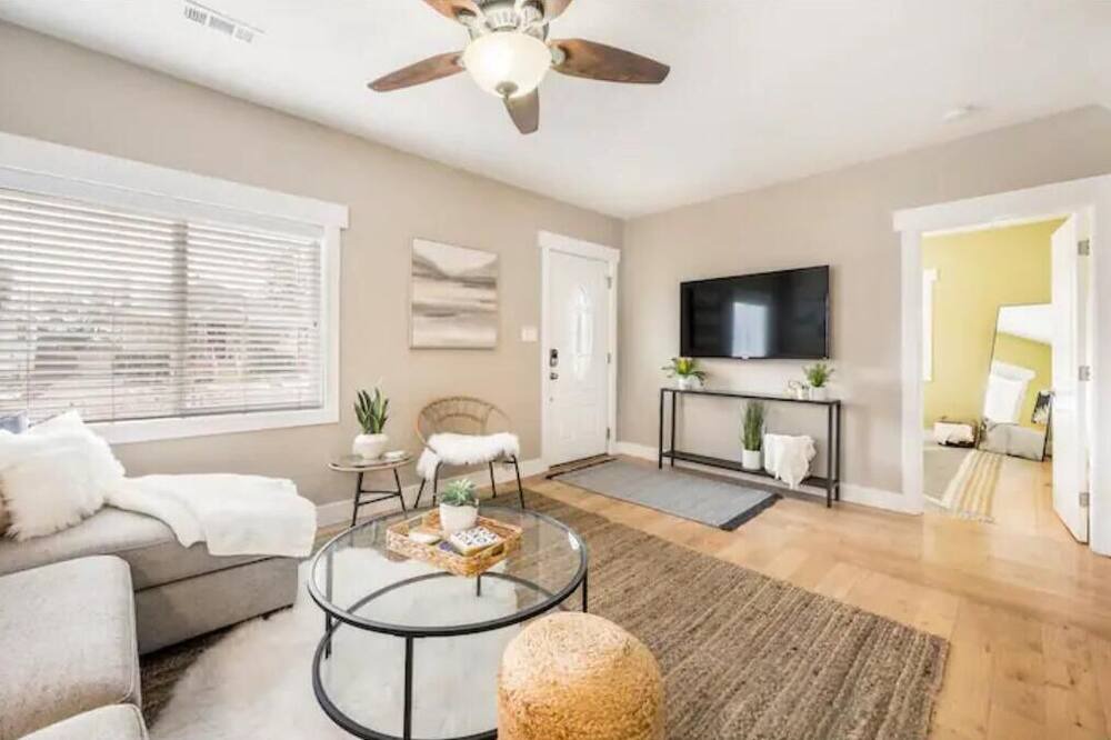 Photo of Livingroom in South Salt Lake