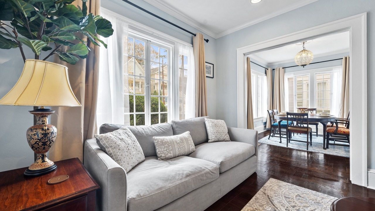 Photo of Livingroom in Lake Claire