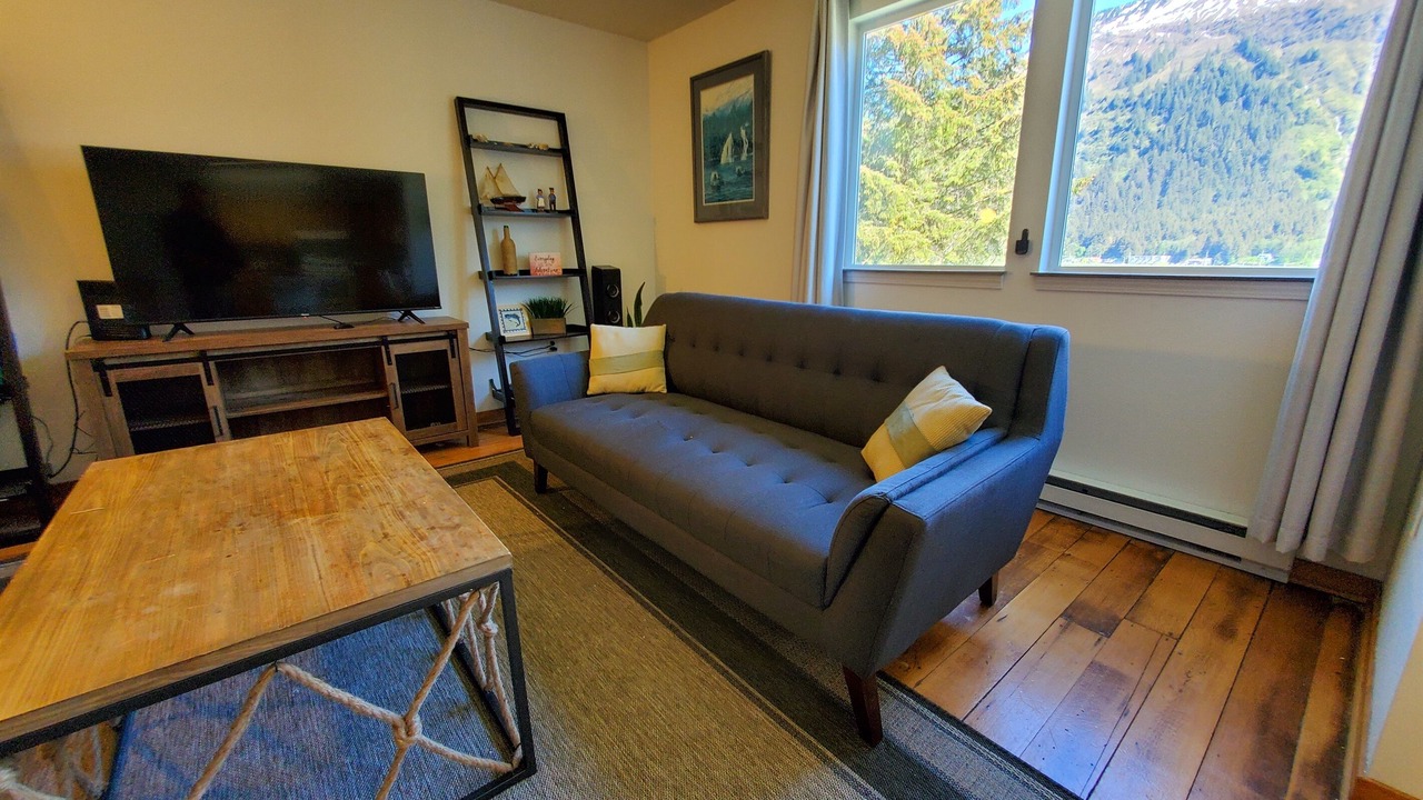 Photo of Livingroom in West Juneau
