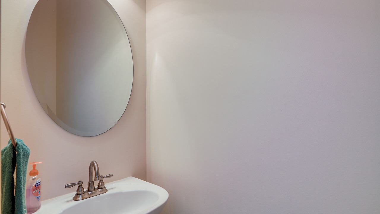 Photo of Bathroom in Belvedere Park