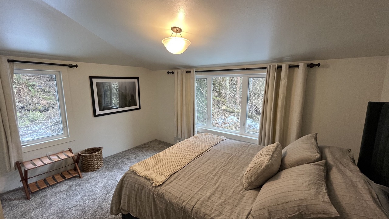 Photo of Bedroom in Ketchikan