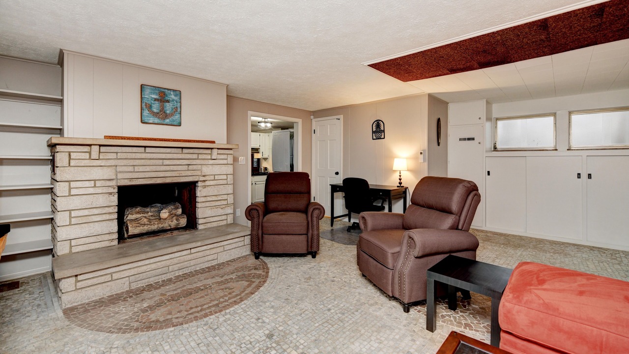 Photo of Livingroom in Sharon Heights