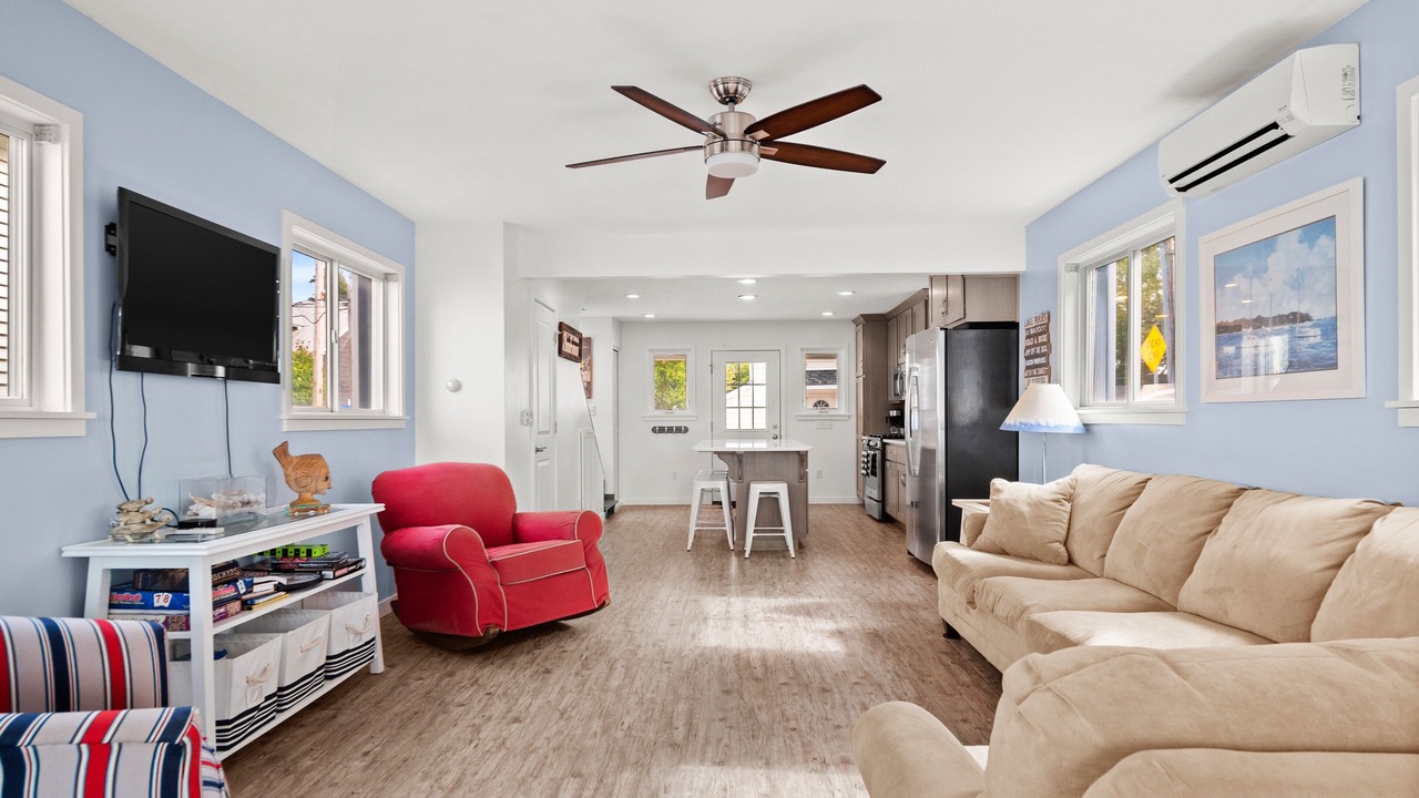 Photo of Livingroom in Enchanted Hills