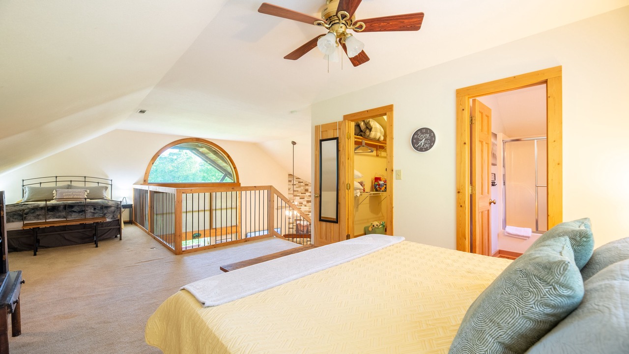 Photo of Bedroom in Wears Valley