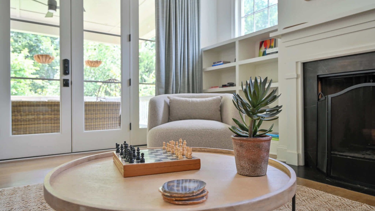 Photo of Livingroom in Virginia Highland