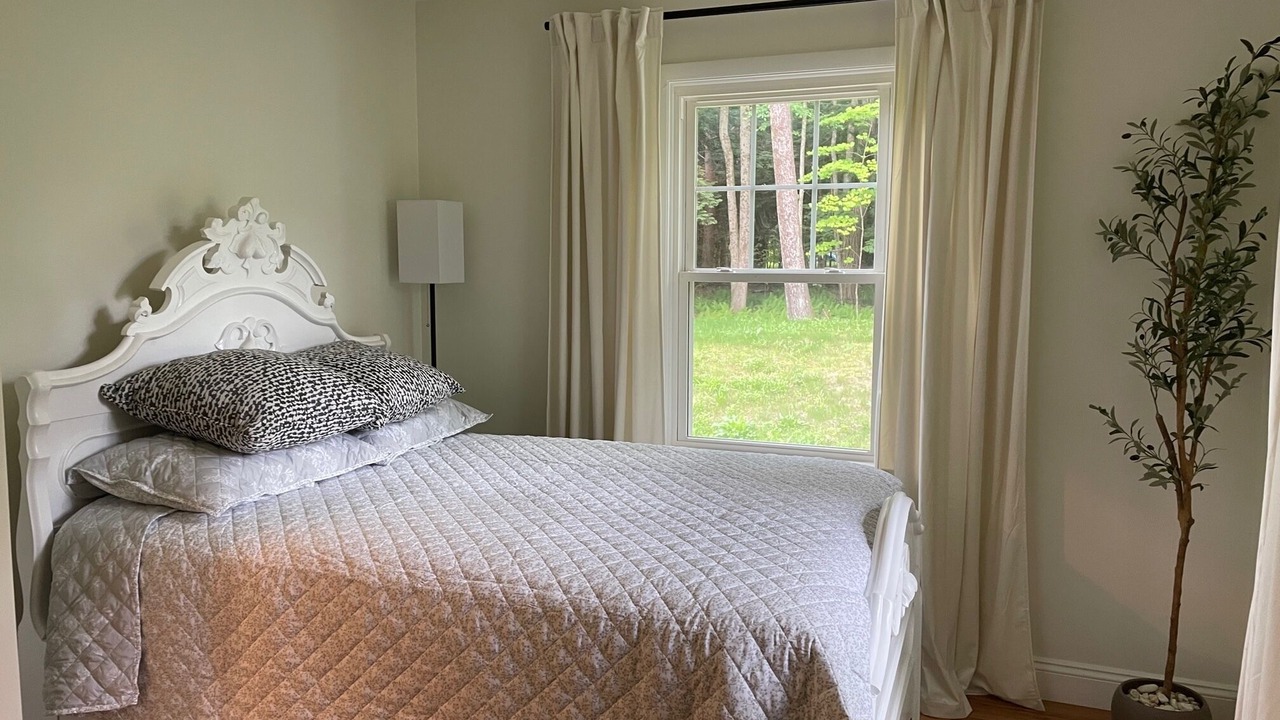 Photo of Bedroom in Greenfield Center