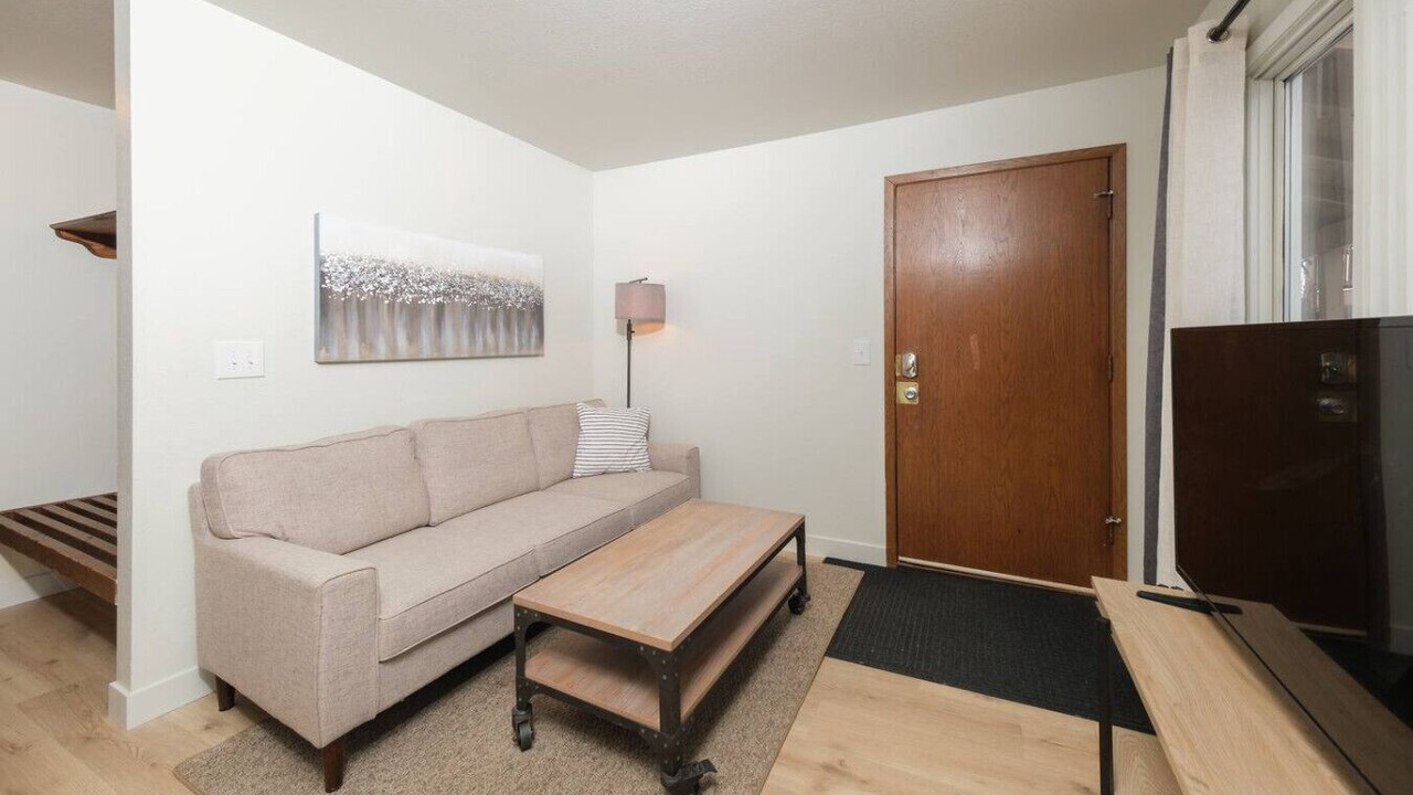 Photo of Livingroom in Fairview