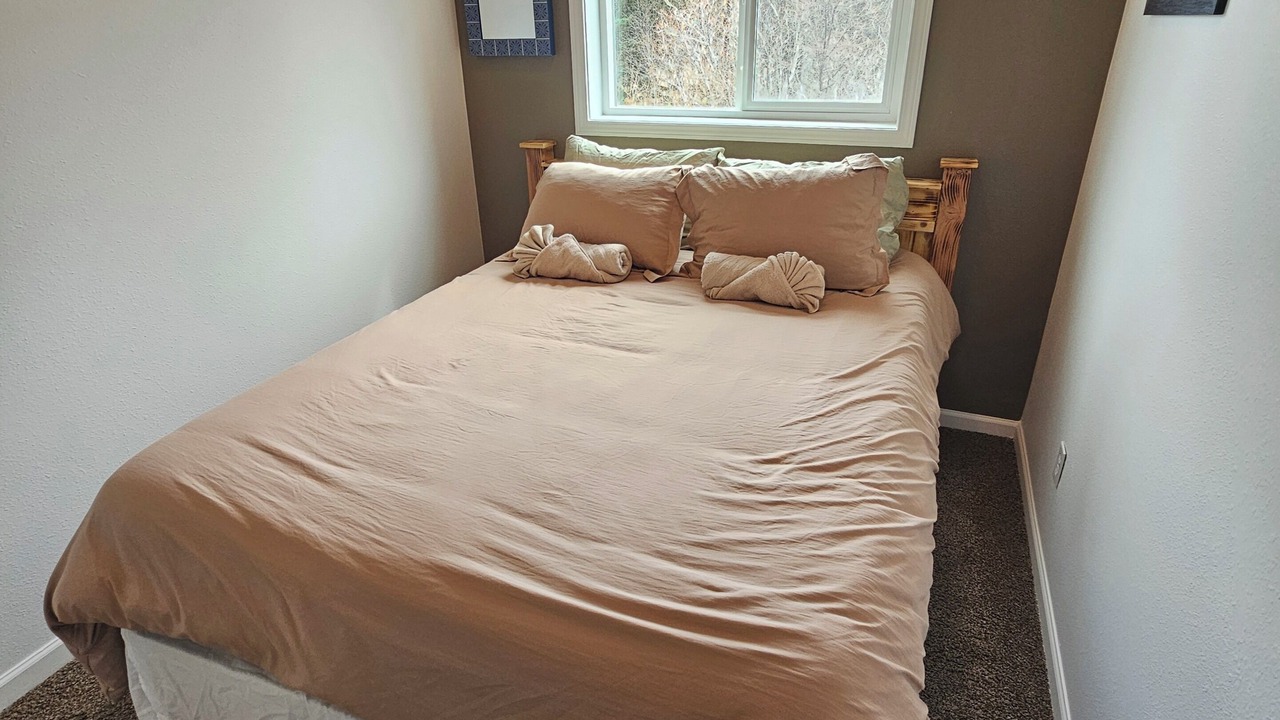 Photo of Bedroom in Clam Gulch