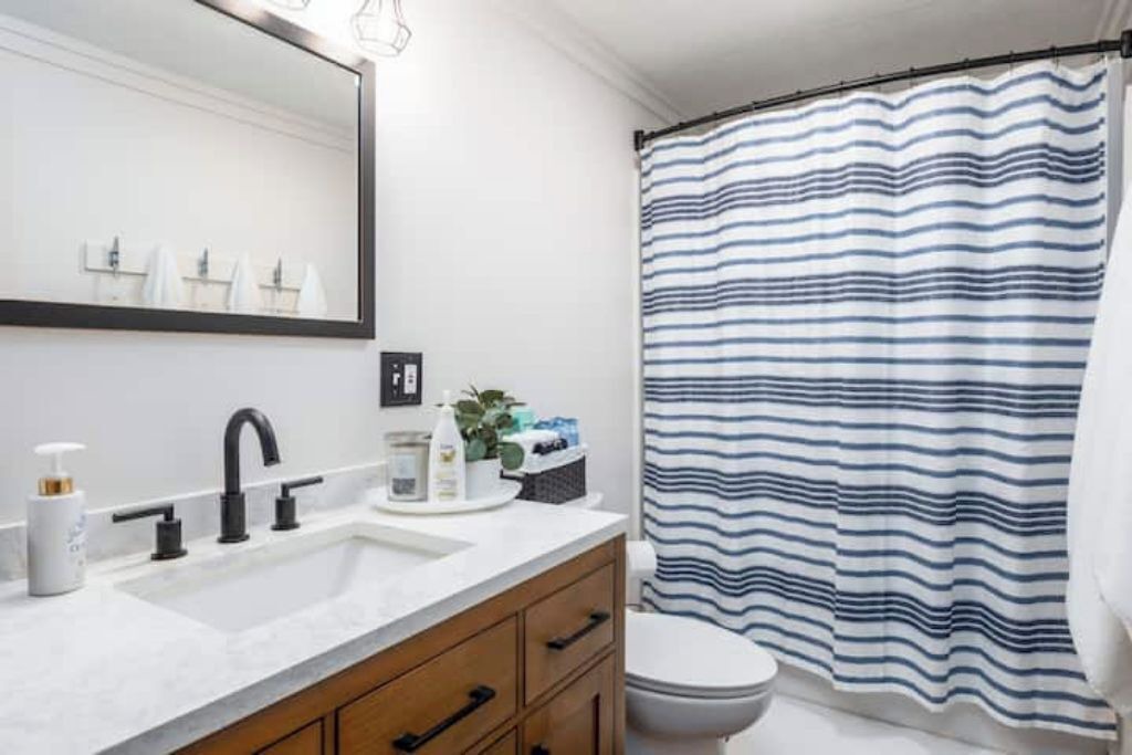 Photo of Bathroom in Buckeye Lake