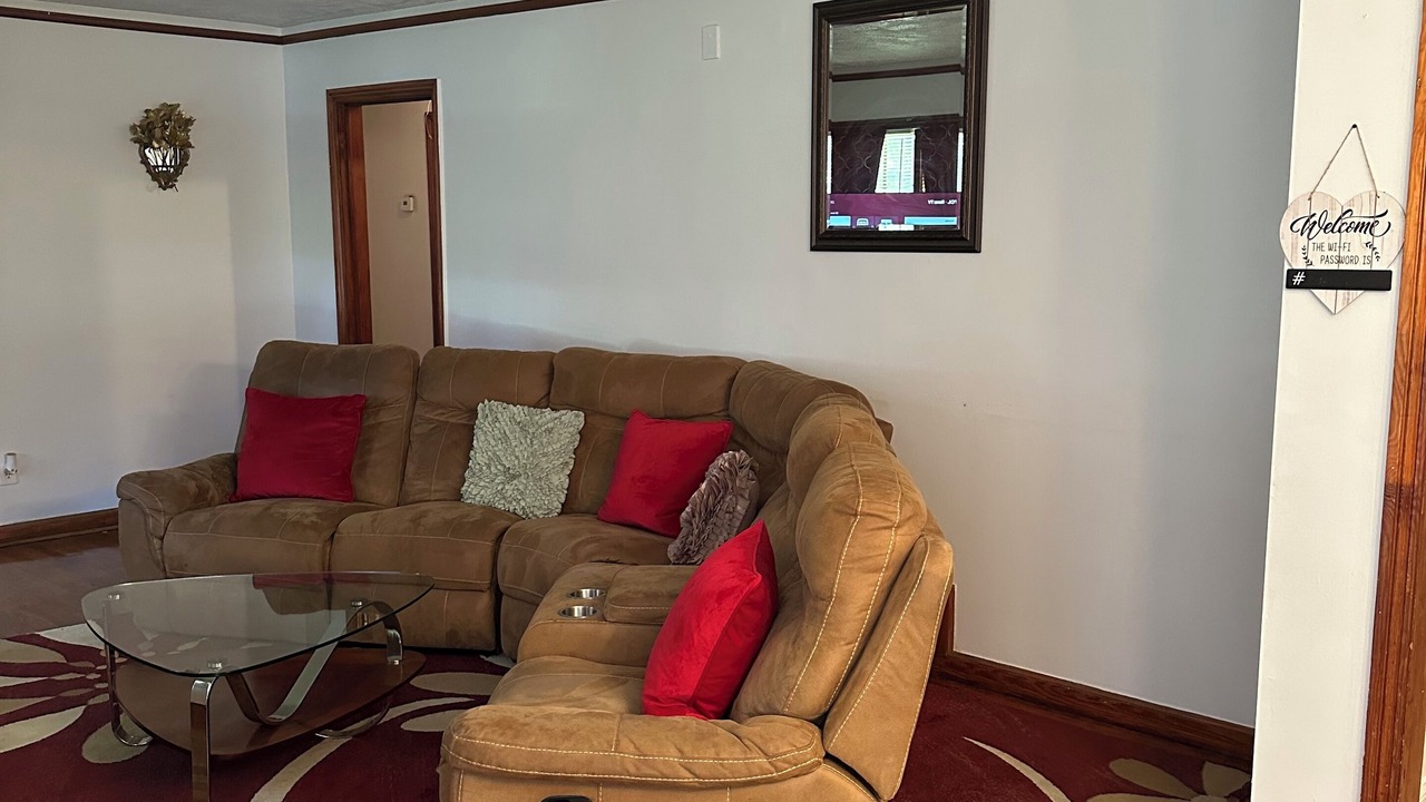 Photo of Livingroom in Candler-McAfee