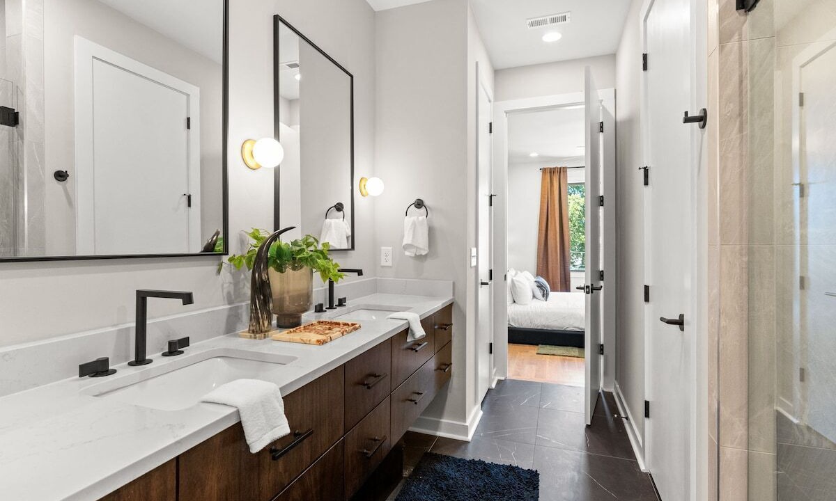 Photo of Bathroom in Midtown