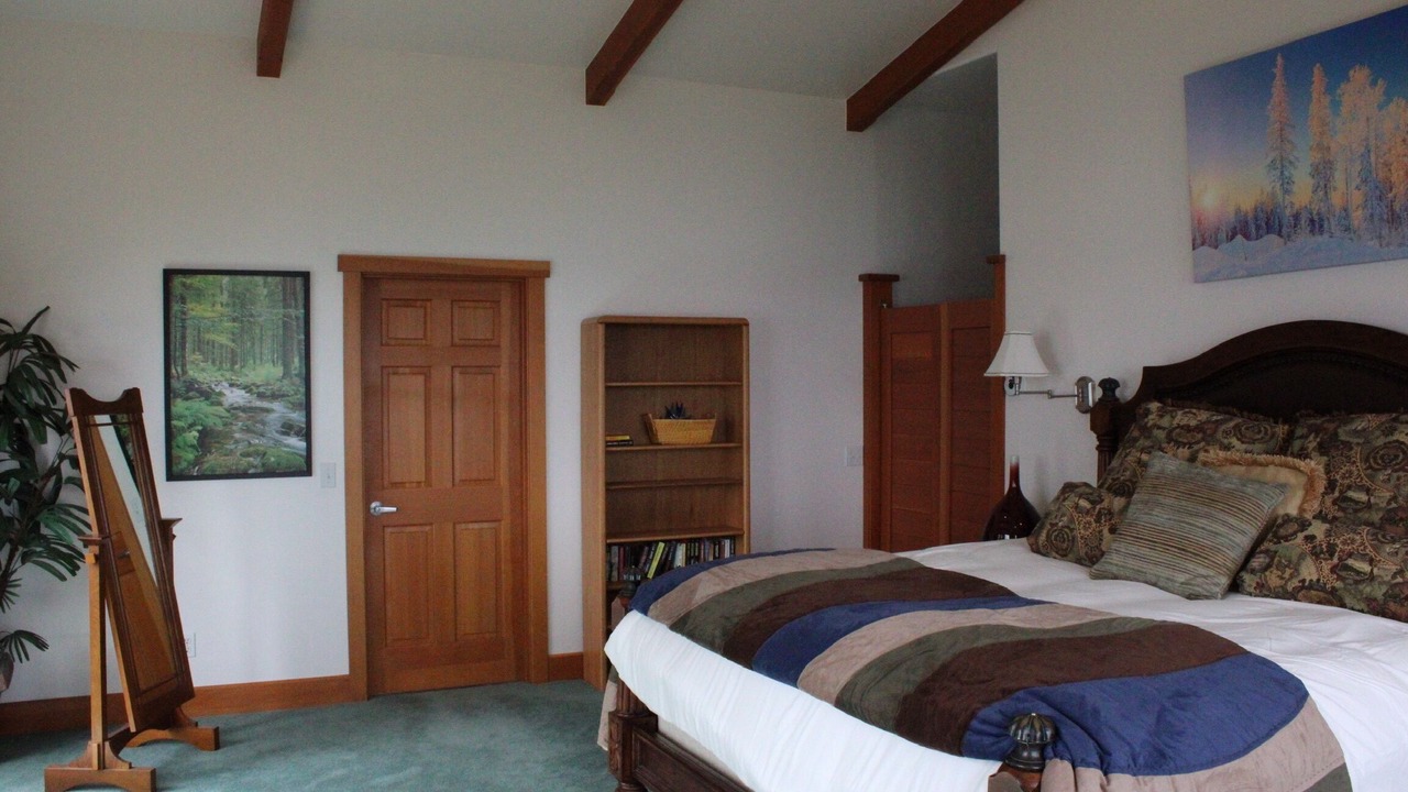 Photo of Bedroom in Homer
