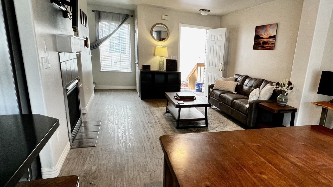 Photo of Livingroom in Northeast Anchorage