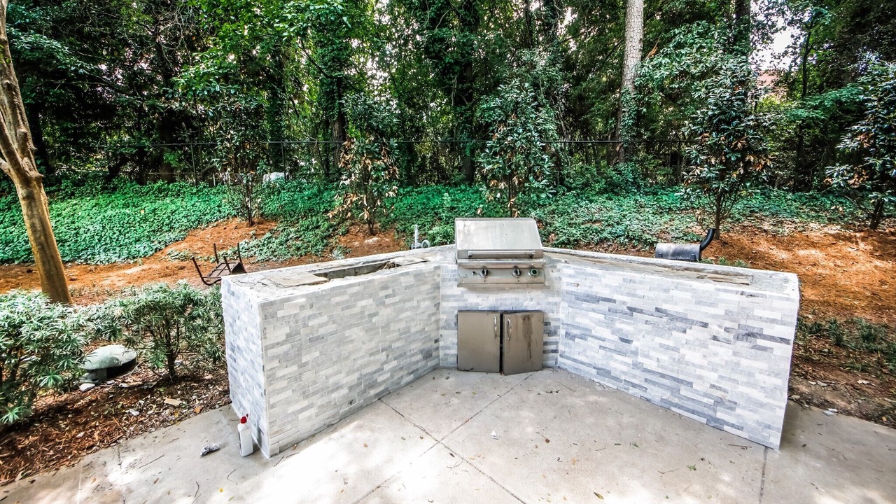 Photo of Patio Balcony in Lindridge-Martin Manor