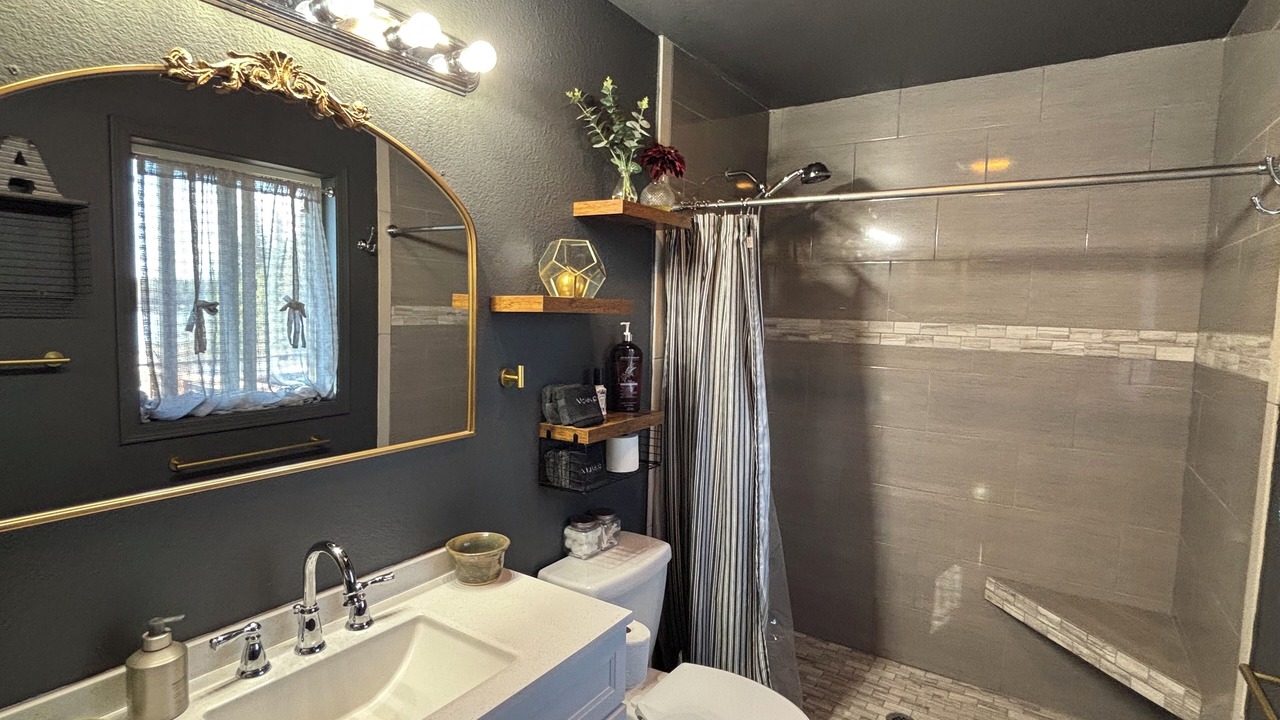 Photo of Bathroom in Kasilof