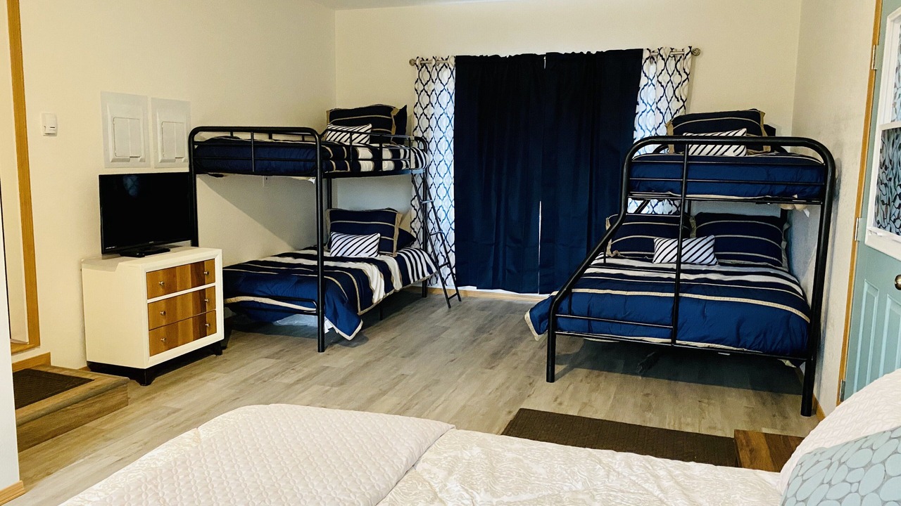 Photo of Bedroom in Kasilof