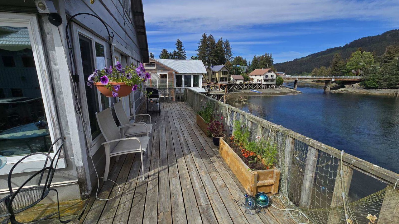 Photo of Patio Balcony in Seldovia