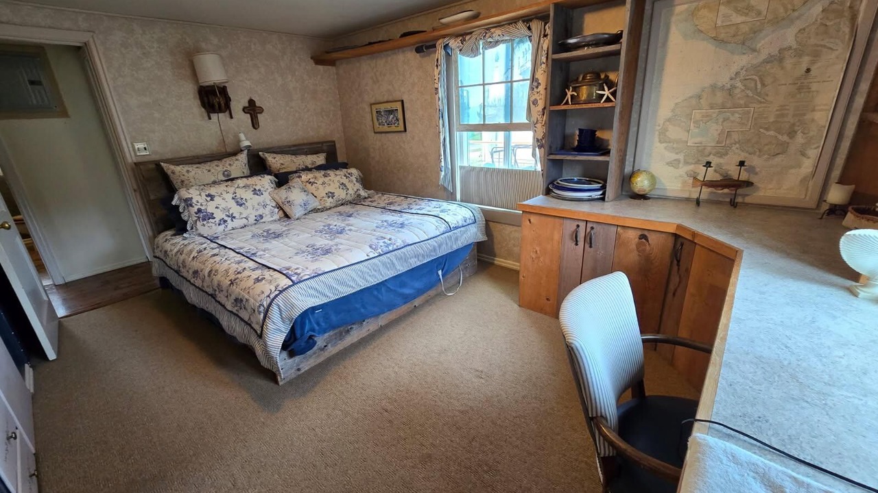 Photo of Bedroom in Seldovia
