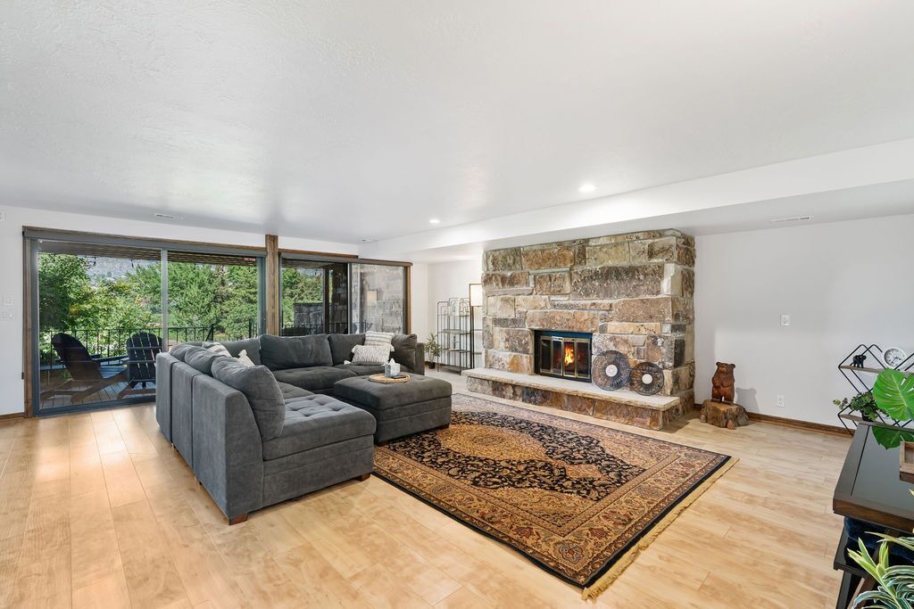 Photo of Livingroom in Sandy