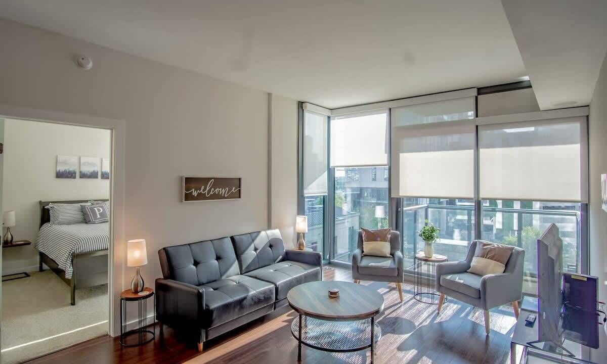 Photo of Livingroom in Lenox